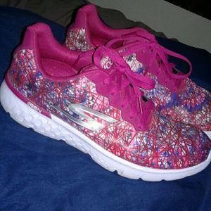 Skechers go run 400 shoes size 8.5 EUC